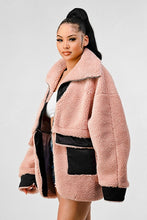 Load image into Gallery viewer, ATHINA OVERSIZED SHERPA WITH CONTRAST JACKET
